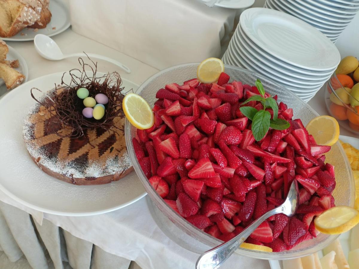 Hotel Ascot Ричоне Екстериор снимка