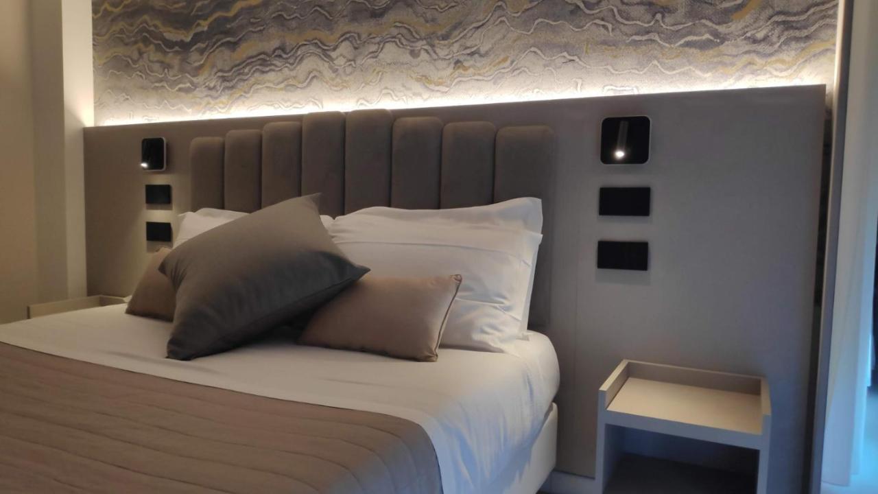 Hotel Ascot Ричоне Екстериор снимка