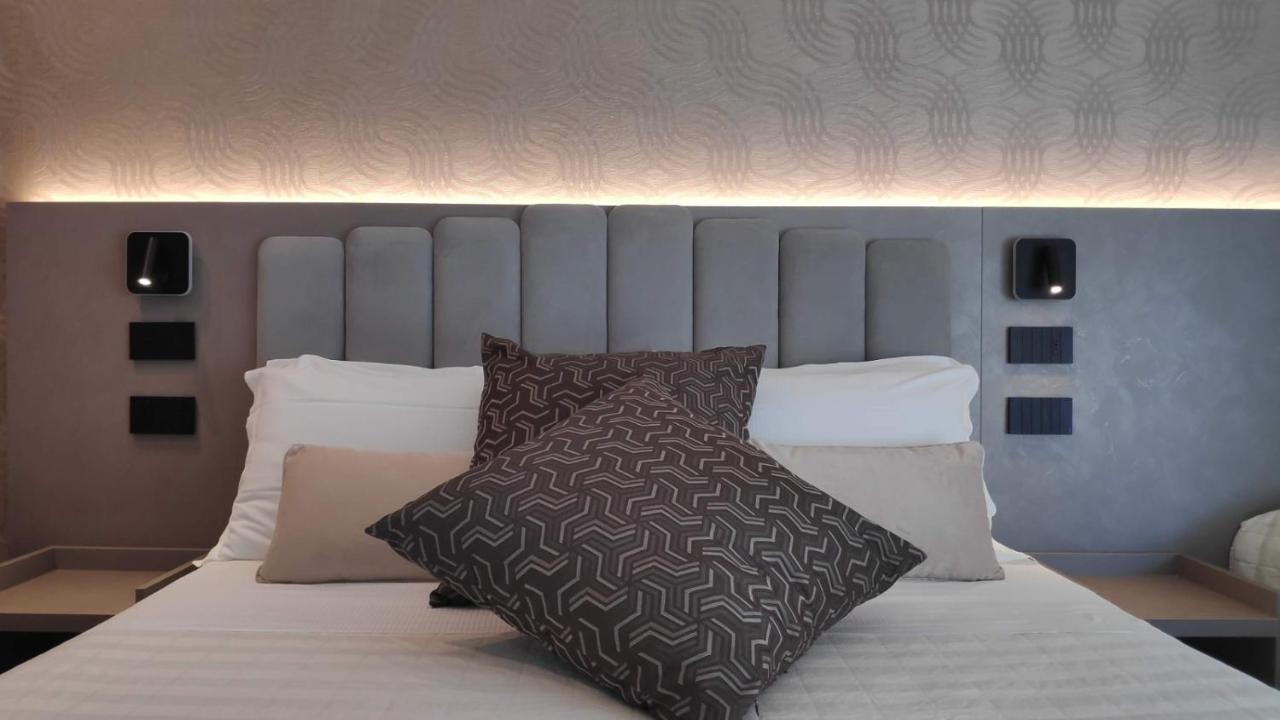 Hotel Ascot Ричоне Екстериор снимка