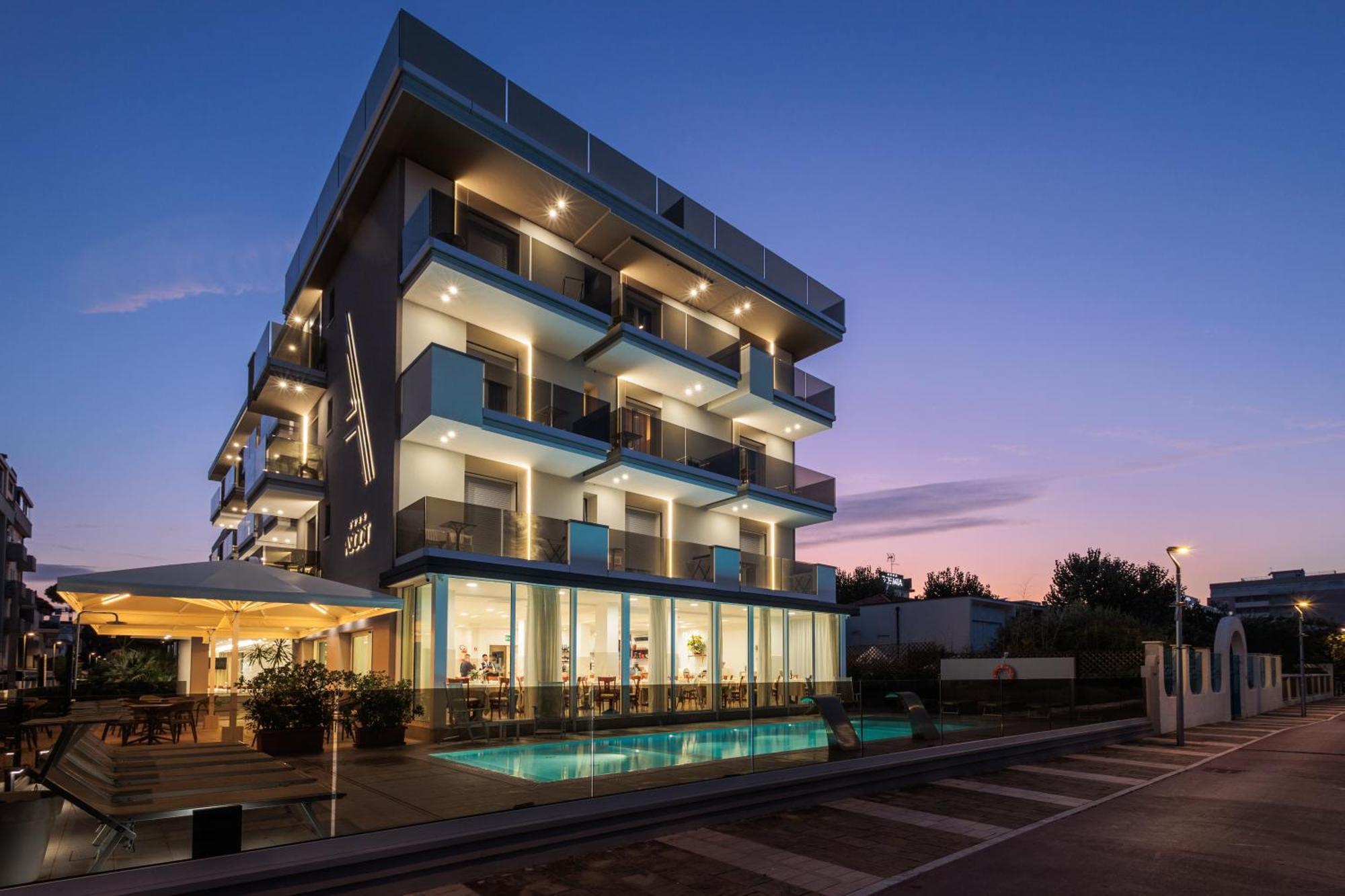 Hotel Ascot Ричоне Екстериор снимка