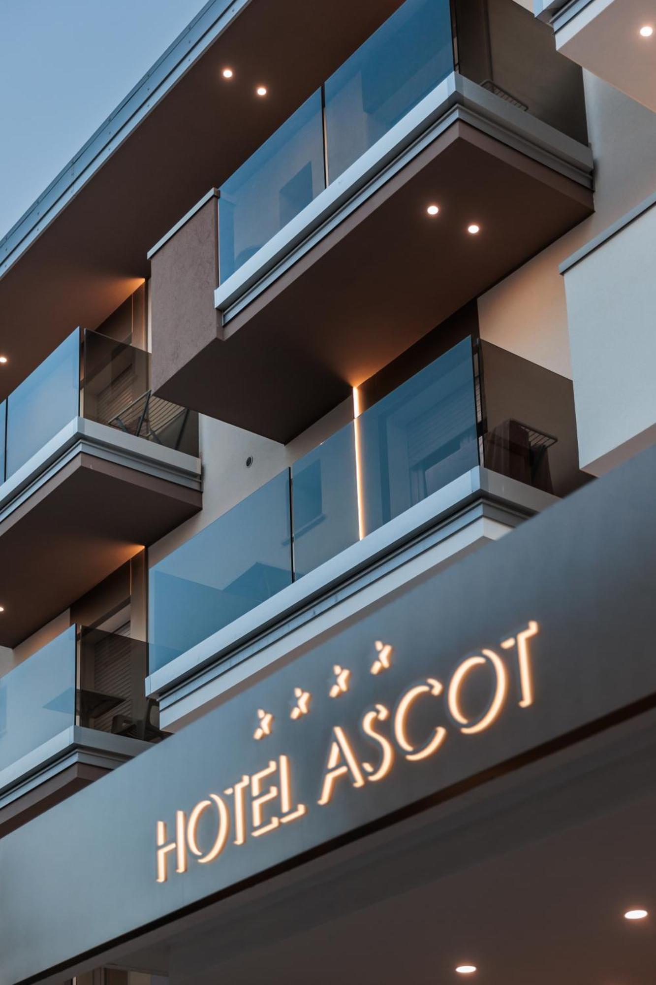 Hotel Ascot Ричоне Екстериор снимка